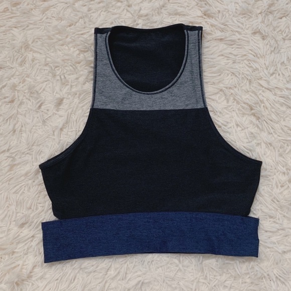 Outdoor Voices Tri-Tone Slashback Crop Top - Picture 4 of 5